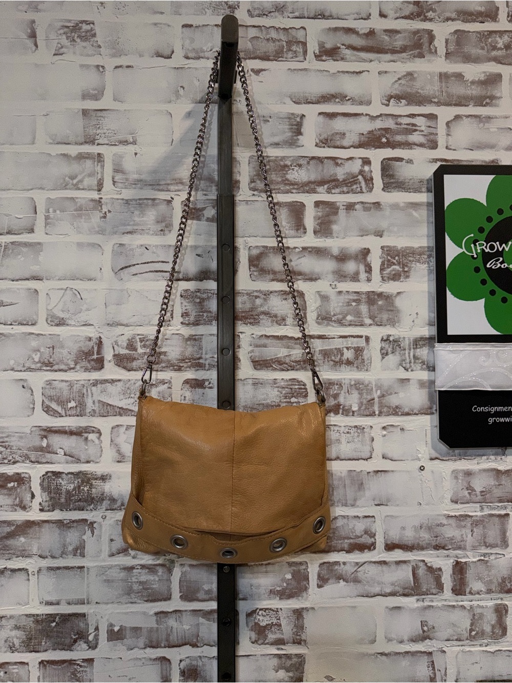 Women’s Crossbody Bag in Tan Leather - Classic Casual Style